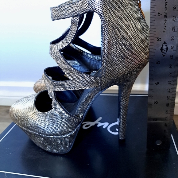 Qupid | Champagne lizard pu ~ gold , silver ,black strapy platform high Heel - Picture 5 of 9